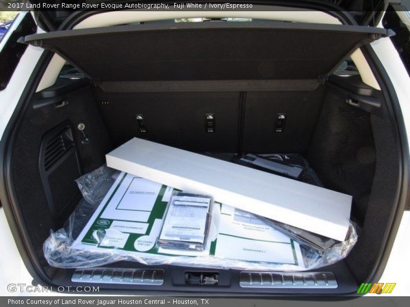  2017 Range Rover Evoque Autobiography Trunk