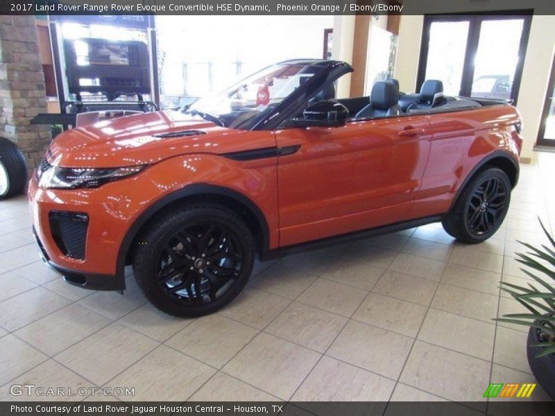Front 3/4 View of 2017 Range Rover Evoque Convertible HSE Dynamic