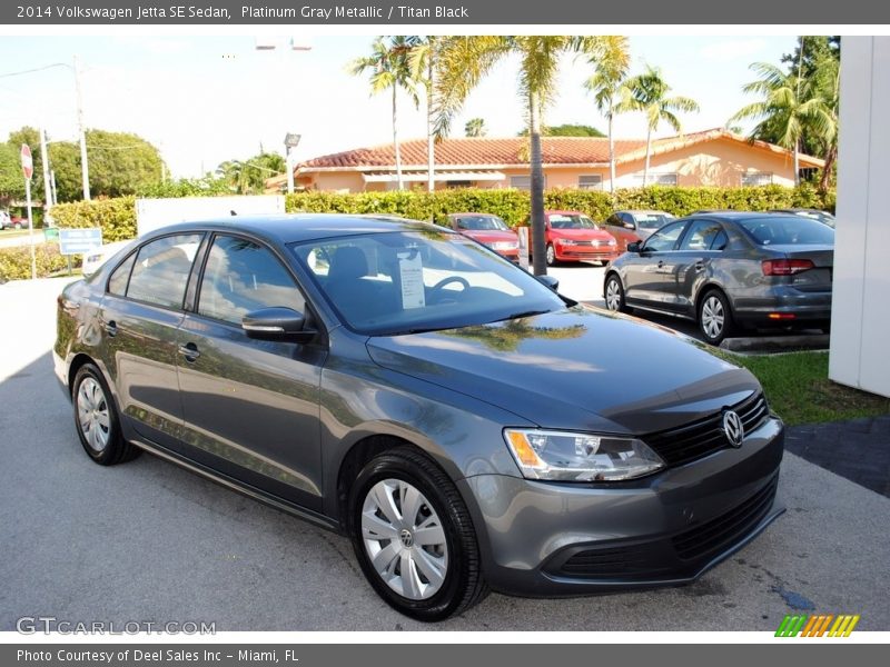 Platinum Gray Metallic / Titan Black 2014 Volkswagen Jetta SE Sedan