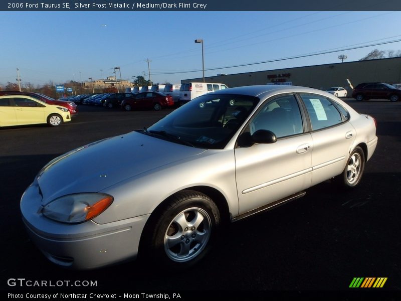 Silver Frost Metallic / Medium/Dark Flint Grey 2006 Ford Taurus SE