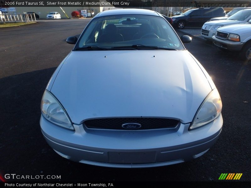 Silver Frost Metallic / Medium/Dark Flint Grey 2006 Ford Taurus SE