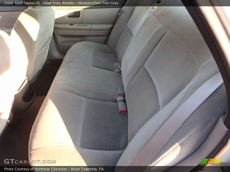 Silver Frost Metallic / Medium/Dark Flint Grey 2006 Ford Taurus SE