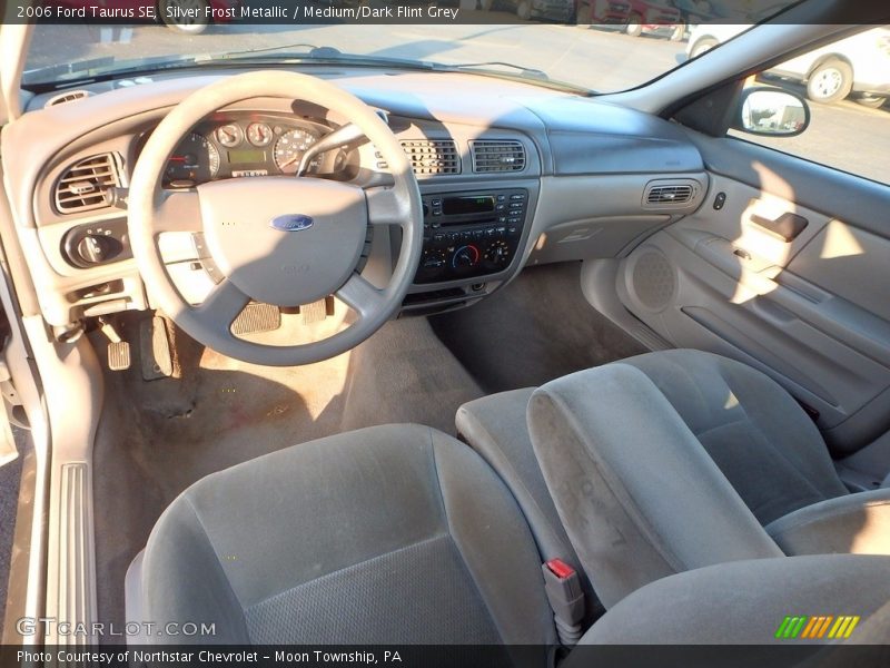 Silver Frost Metallic / Medium/Dark Flint Grey 2006 Ford Taurus SE