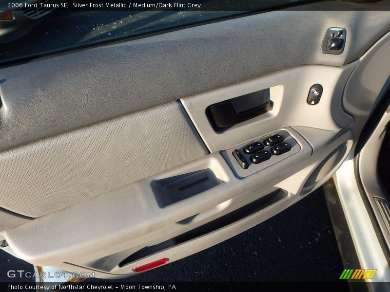 Silver Frost Metallic / Medium/Dark Flint Grey 2006 Ford Taurus SE