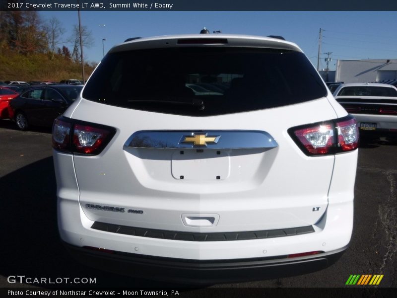 Summit White / Ebony 2017 Chevrolet Traverse LT AWD