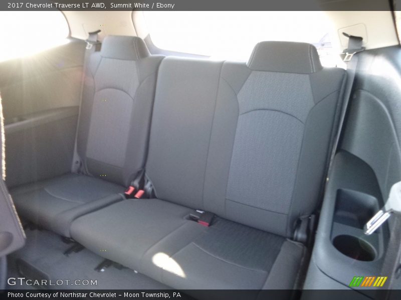 Summit White / Ebony 2017 Chevrolet Traverse LT AWD