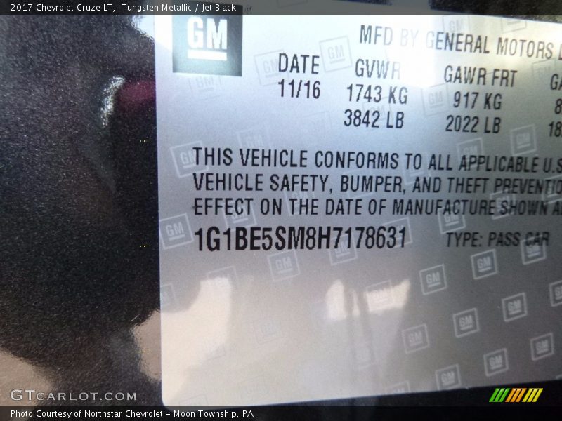 Tungsten Metallic / Jet Black 2017 Chevrolet Cruze LT