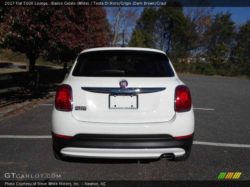 Bianco Gelato (White) / Testa Di Moro/Grigio (Dark Brown/Gray) 2017 Fiat 500X Lounge