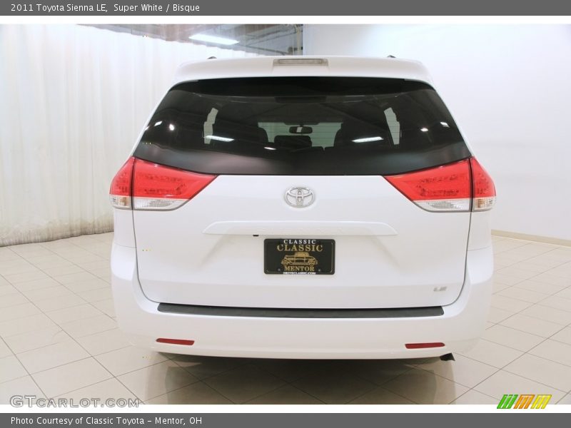 Super White / Bisque 2011 Toyota Sienna LE
