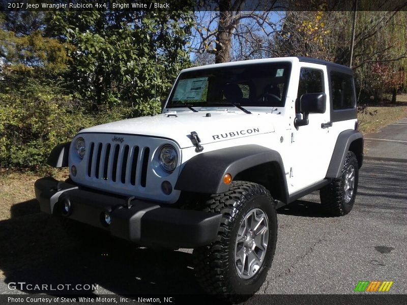 Bright White / Black 2017 Jeep Wrangler Rubicon 4x4