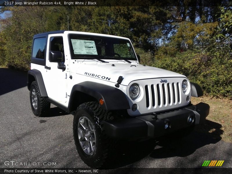 Bright White / Black 2017 Jeep Wrangler Rubicon 4x4