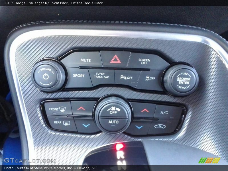 Controls of 2017 Challenger R/T Scat Pack