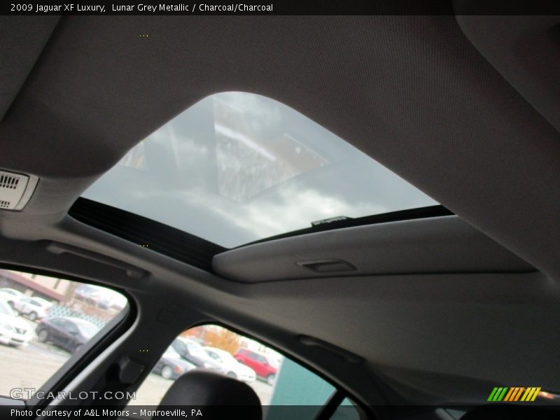 Lunar Grey Metallic / Charcoal/Charcoal 2009 Jaguar XF Luxury