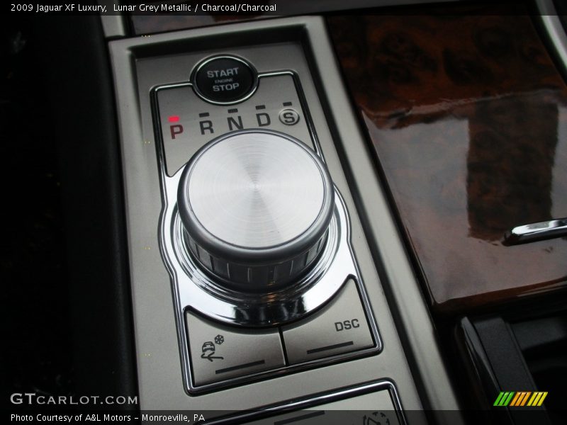 Lunar Grey Metallic / Charcoal/Charcoal 2009 Jaguar XF Luxury