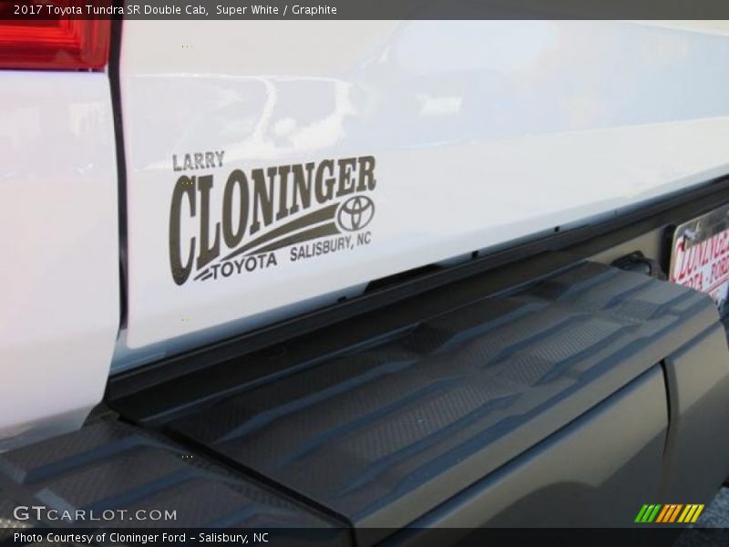 Super White / Graphite 2017 Toyota Tundra SR Double Cab