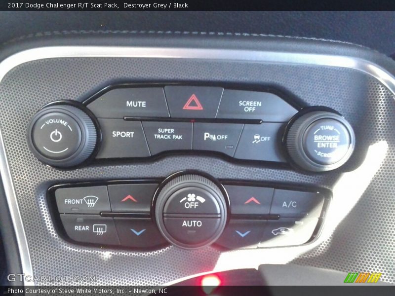 Controls of 2017 Challenger R/T Scat Pack