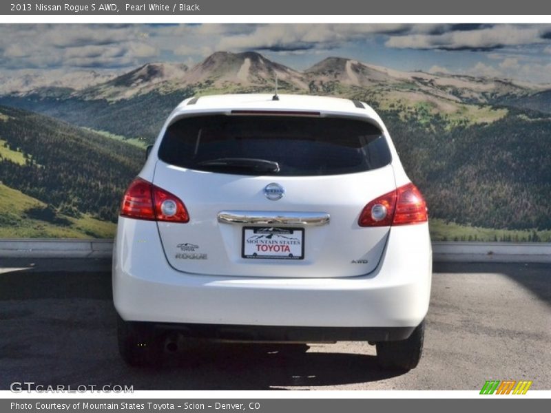 Pearl White / Black 2013 Nissan Rogue S AWD