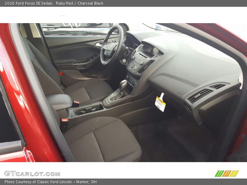 Ruby Red / Charcoal Black 2016 Ford Focus SE Sedan