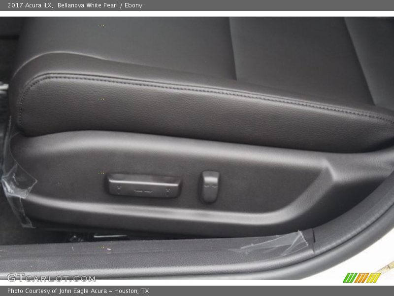 Bellanova White Pearl / Ebony 2017 Acura ILX