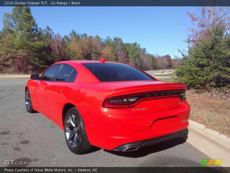 Go Mango / Black 2016 Dodge Charger R/T