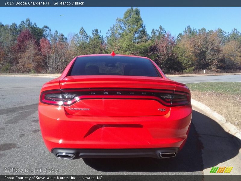 Go Mango / Black 2016 Dodge Charger R/T