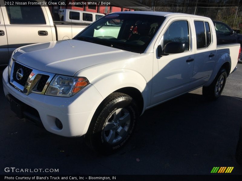 Avalanche White / Beige 2012 Nissan Frontier SV Crew Cab