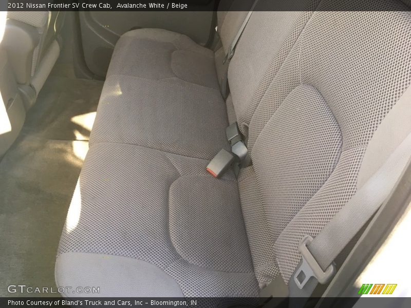 Avalanche White / Beige 2012 Nissan Frontier SV Crew Cab