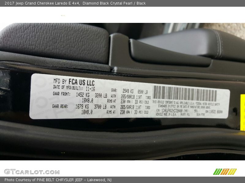 Diamond Black Crystal Pearl / Black 2017 Jeep Grand Cherokee Laredo E 4x4