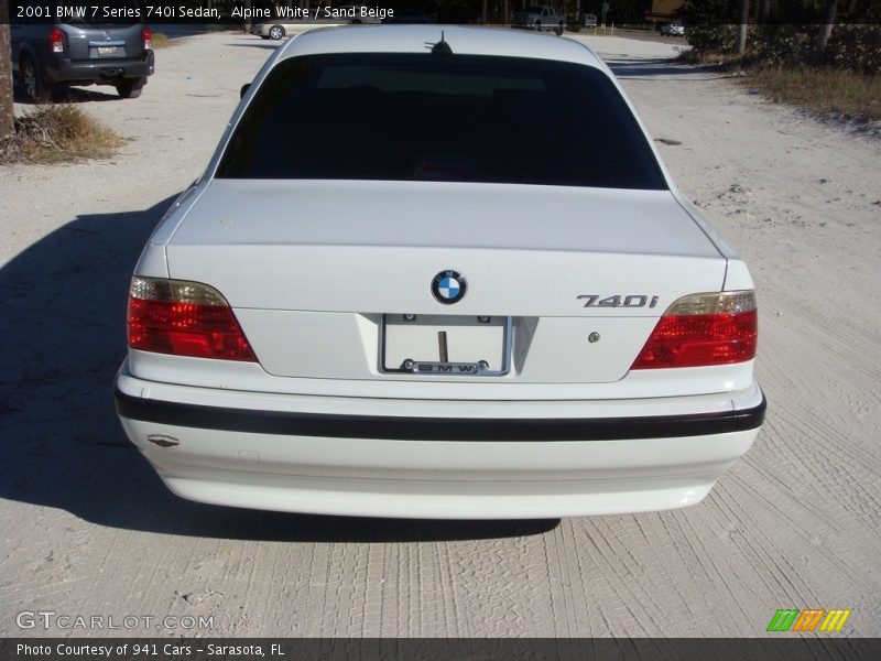 Alpine White / Sand Beige 2001 BMW 7 Series 740i Sedan