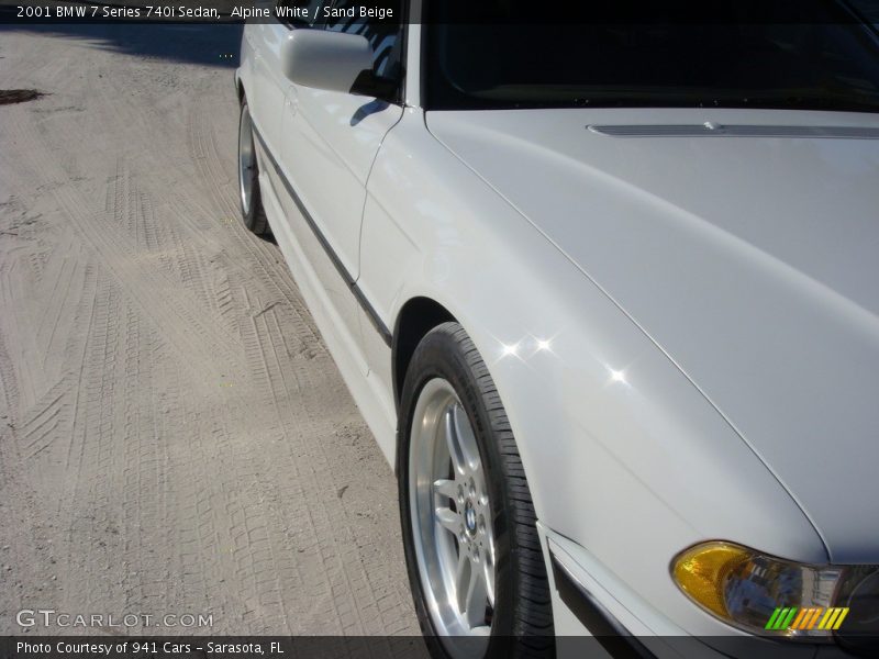 Alpine White / Sand Beige 2001 BMW 7 Series 740i Sedan