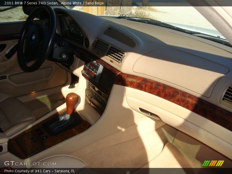 Alpine White / Sand Beige 2001 BMW 7 Series 740i Sedan