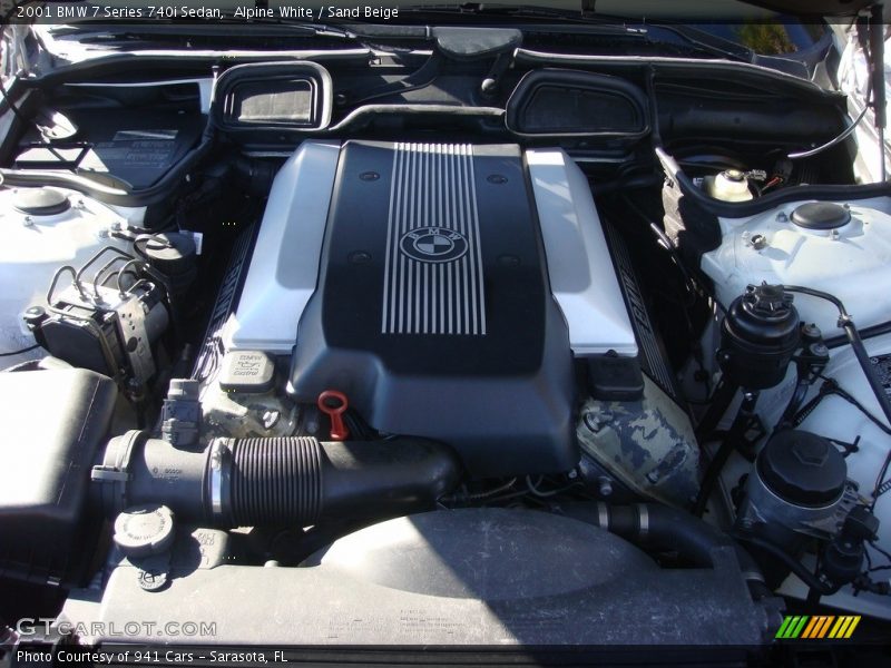 Alpine White / Sand Beige 2001 BMW 7 Series 740i Sedan