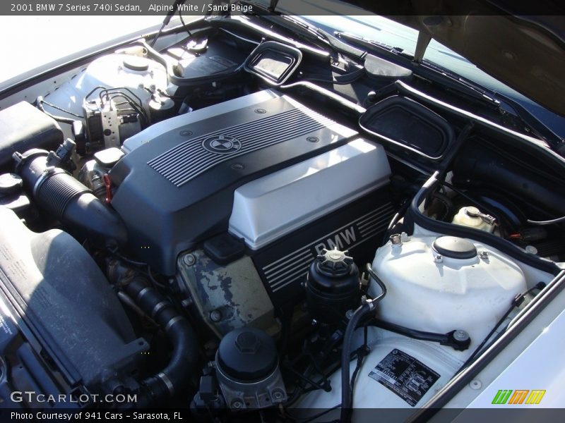 Alpine White / Sand Beige 2001 BMW 7 Series 740i Sedan