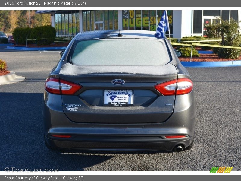 Magnetic Metallic / Dune 2016 Ford Fusion SE