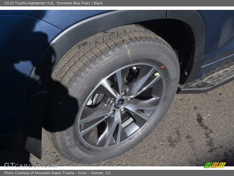 Shoreline Blue Pearl / Black 2016 Toyota Highlander XLE