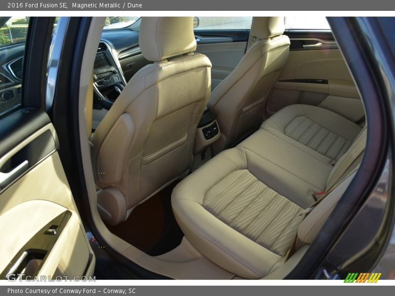 Magnetic Metallic / Dune 2016 Ford Fusion SE