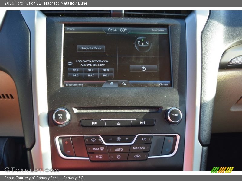 Magnetic Metallic / Dune 2016 Ford Fusion SE