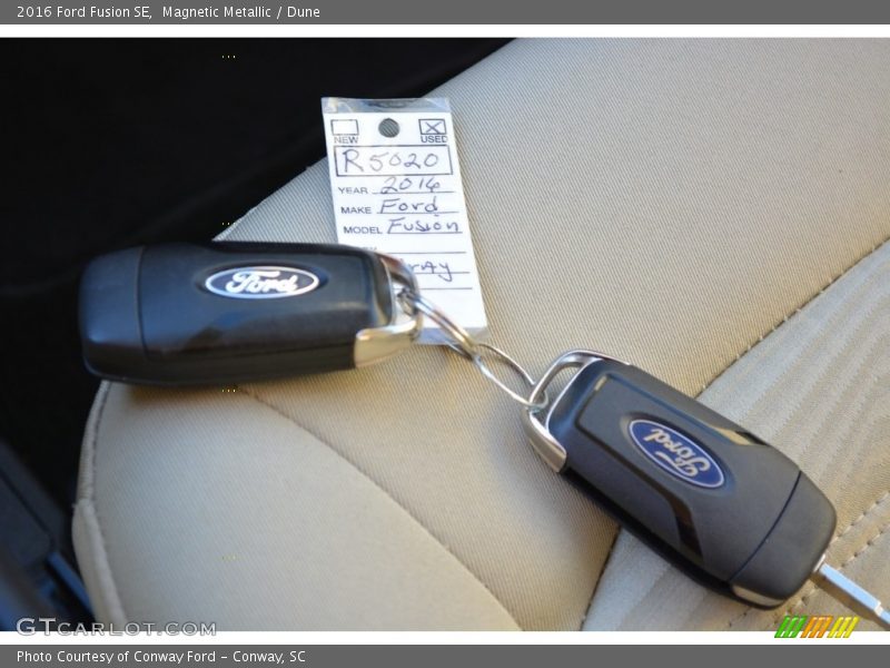 Magnetic Metallic / Dune 2016 Ford Fusion SE
