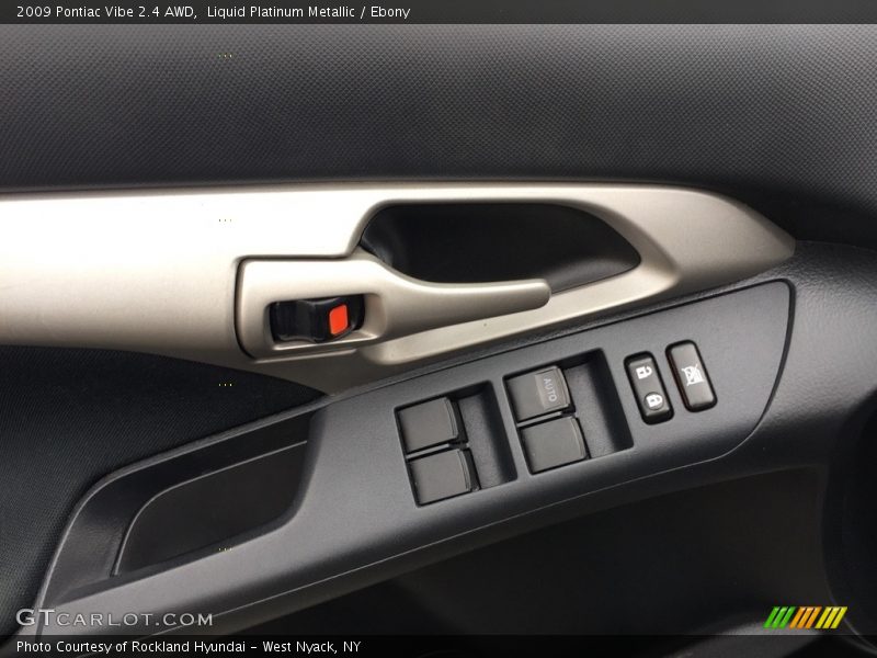 Liquid Platinum Metallic / Ebony 2009 Pontiac Vibe 2.4 AWD