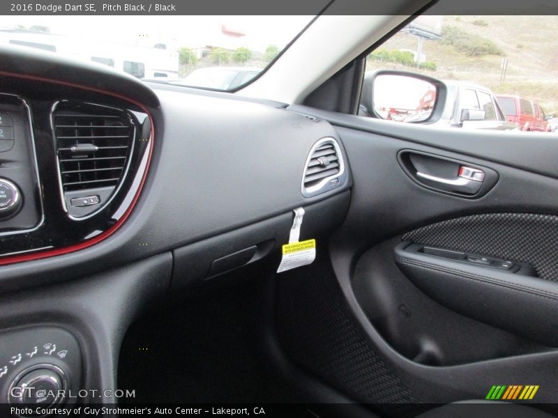 Pitch Black / Black 2016 Dodge Dart SE