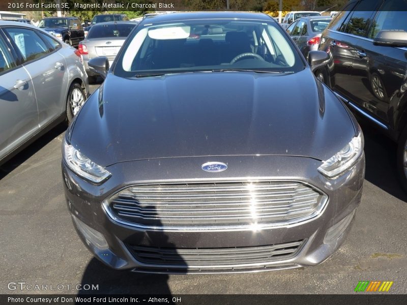 Magnetic Metallic / Charcoal Black 2016 Ford Fusion SE