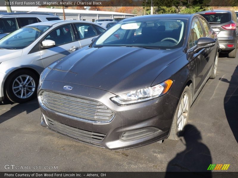 Magnetic Metallic / Charcoal Black 2016 Ford Fusion SE