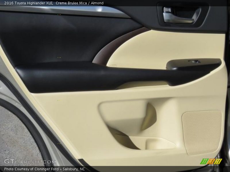 Creme Brulee Mica / Almond 2016 Toyota Highlander XLE