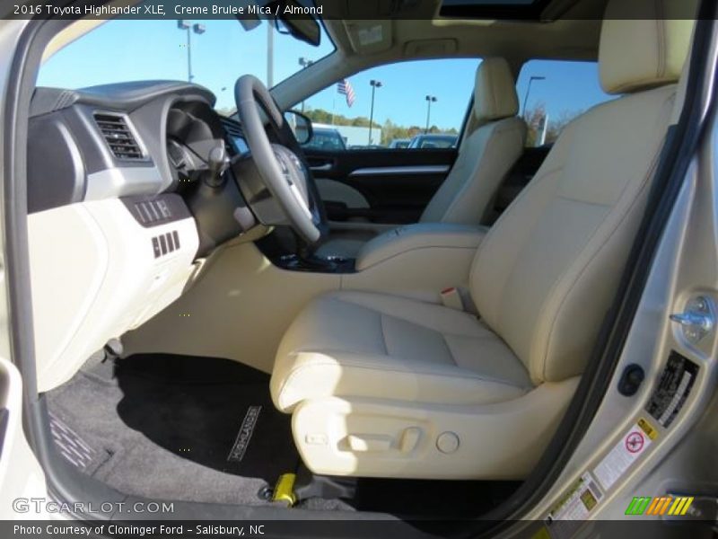 Creme Brulee Mica / Almond 2016 Toyota Highlander XLE