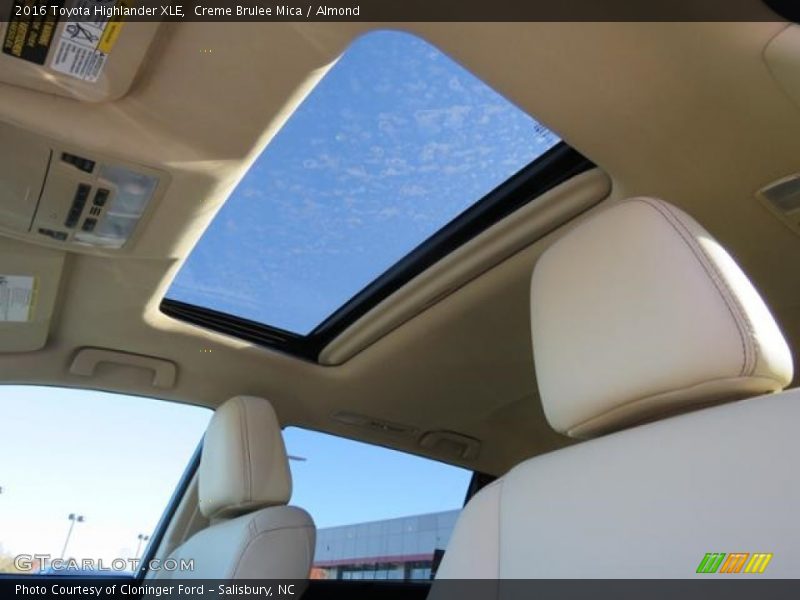 Creme Brulee Mica / Almond 2016 Toyota Highlander XLE