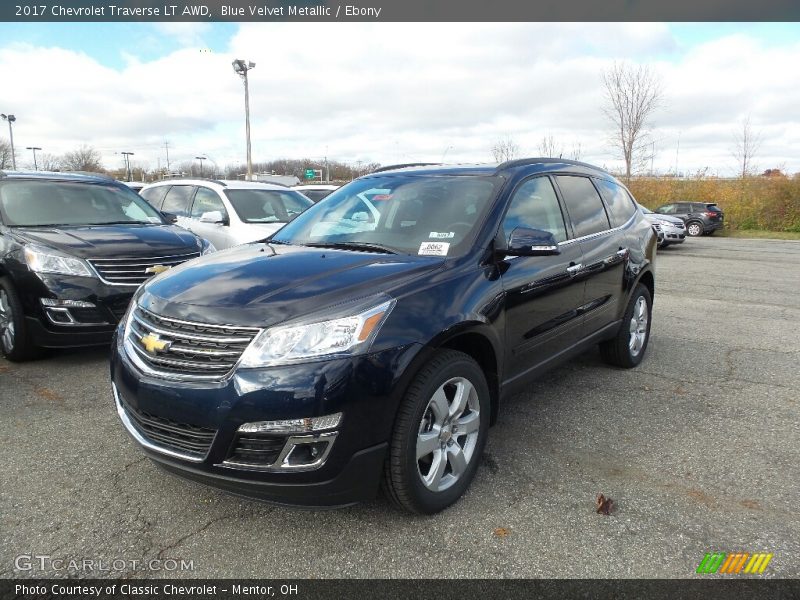 Blue Velvet Metallic / Ebony 2017 Chevrolet Traverse LT AWD
