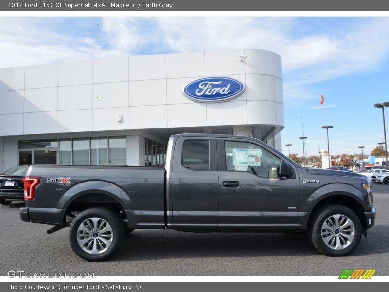 Magnetic / Earth Gray 2017 Ford F150 XL SuperCab 4x4