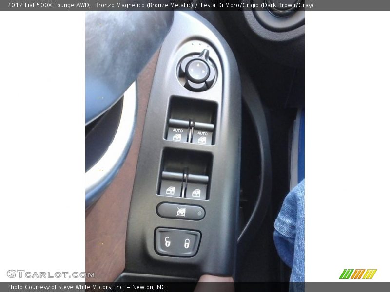 Controls of 2017 500X Lounge AWD