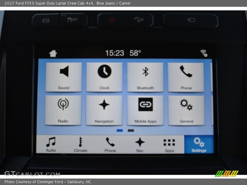 Controls of 2017 F350 Super Duty Lariat Crew Cab 4x4