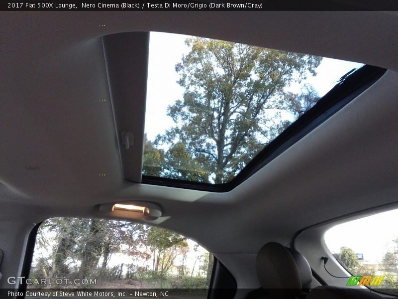 Sunroof of 2017 500X Lounge